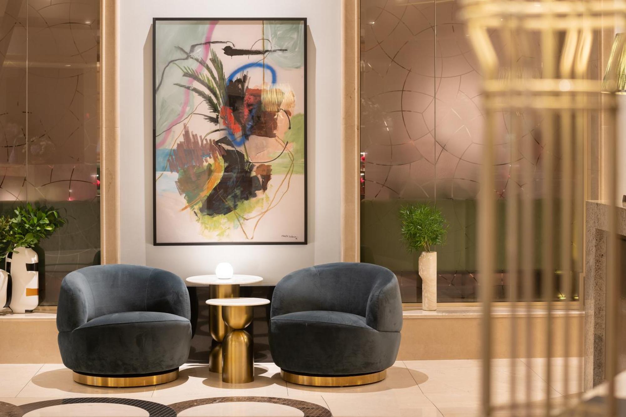 Conrad London St James Exterior photo The lobby of the Ritz-Carlton, Tysons, Virginia