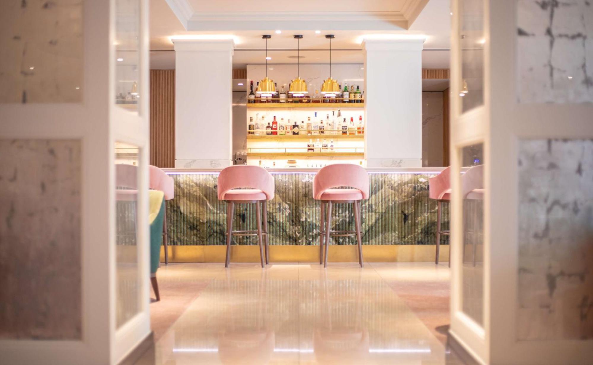 Conrad London St James Exterior photo The bar at the 100 Queen's Gate